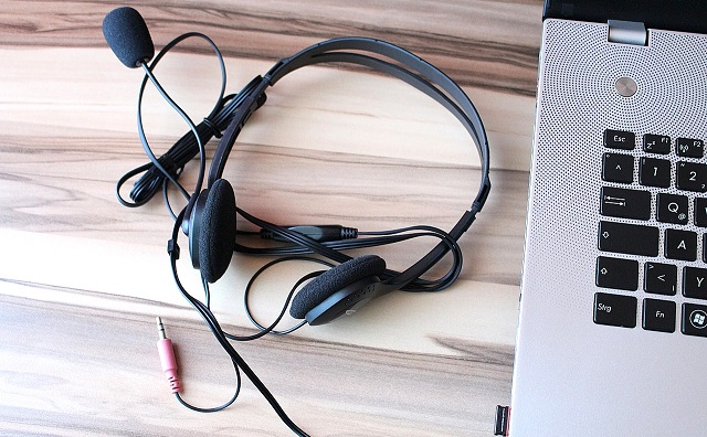640headphones-602653_1280