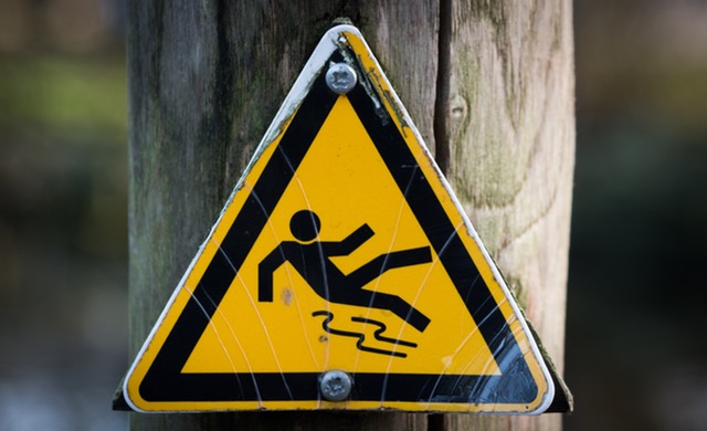 sign-slippery-wet-caution